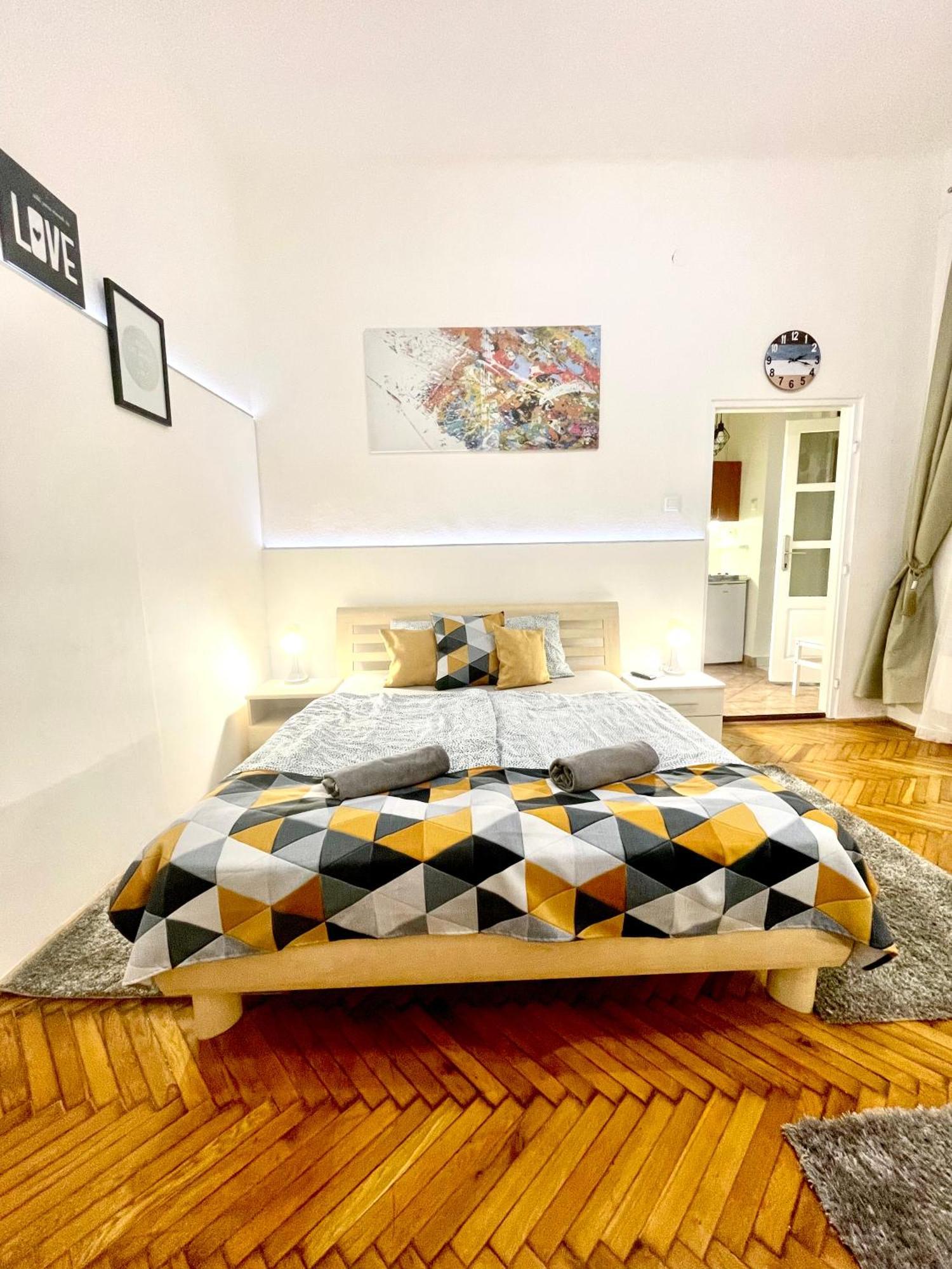 Small Cosy Apartment Near The Famous Westend City Center Будапешт Экстерьер фото