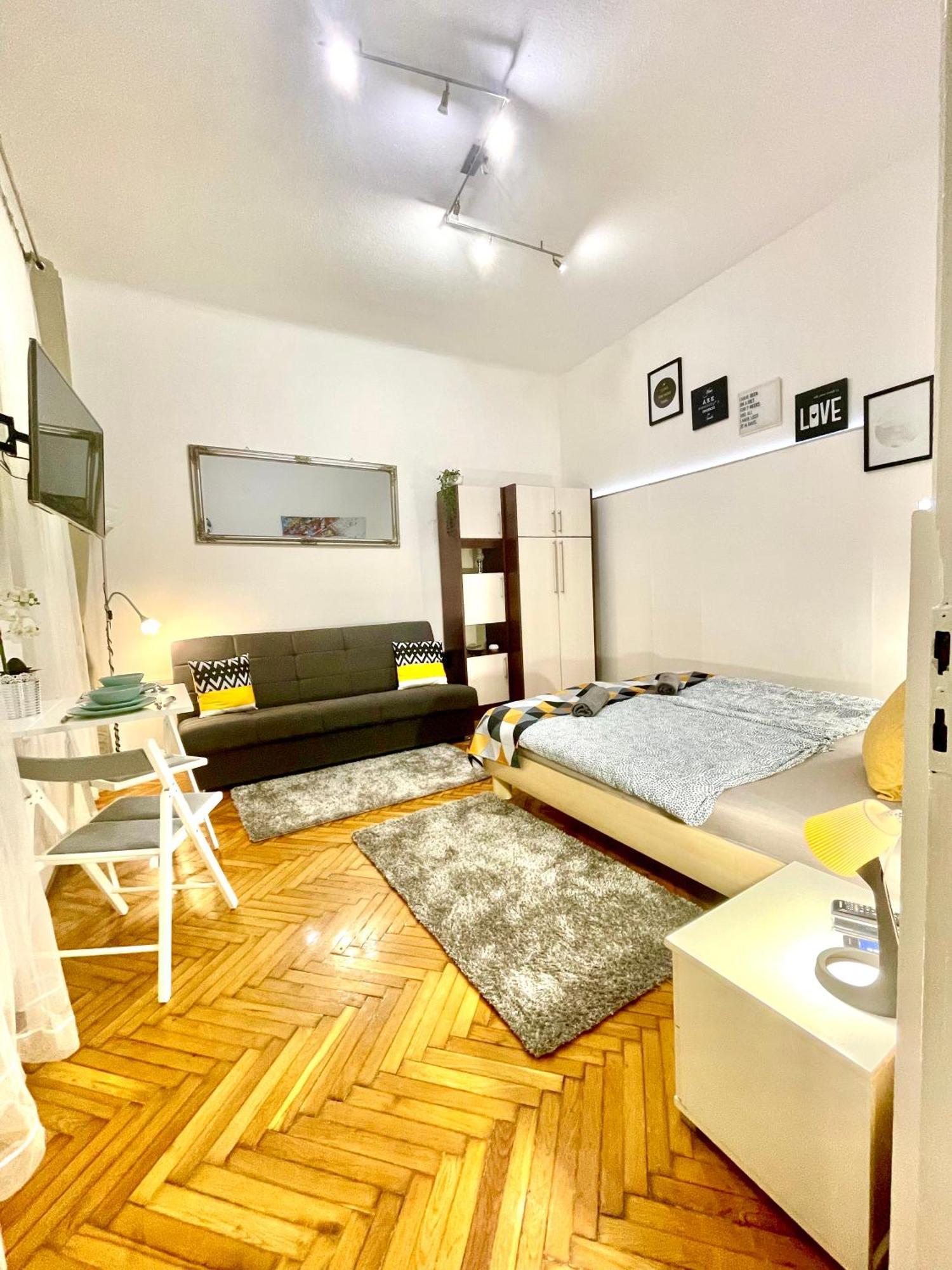 Small Cosy Apartment Near The Famous Westend City Center Будапешт Экстерьер фото