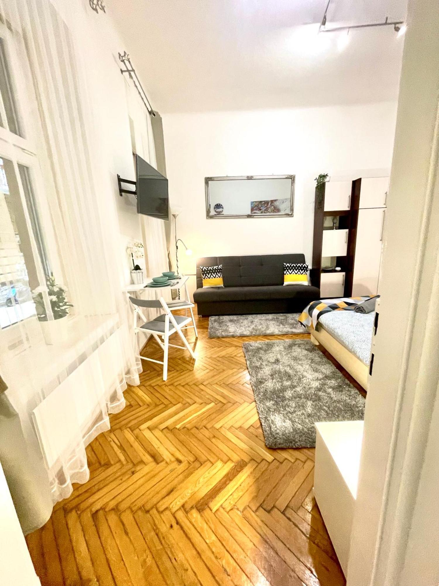 Small Cosy Apartment Near The Famous Westend City Center Будапешт Экстерьер фото