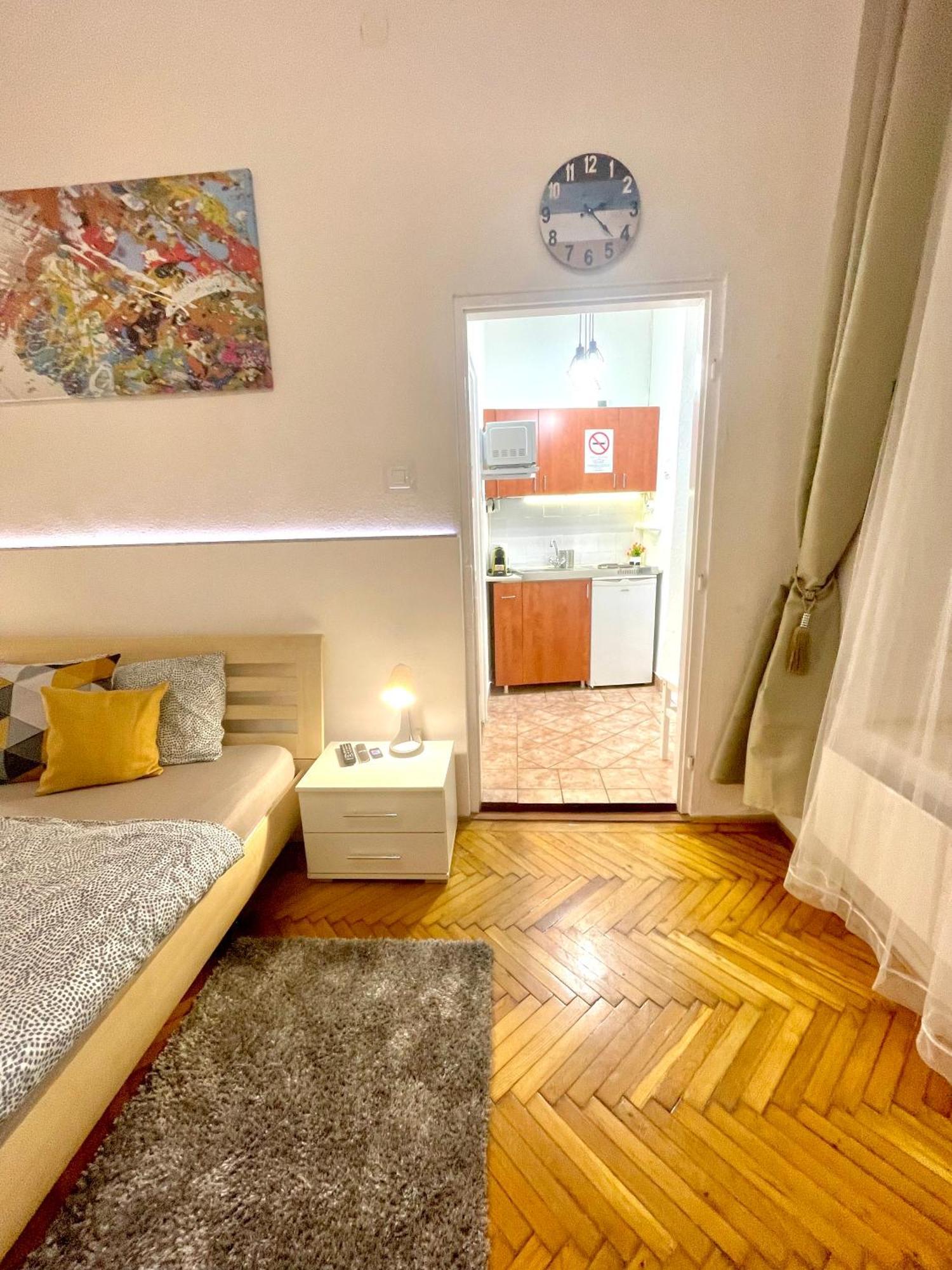 Small Cosy Apartment Near The Famous Westend City Center Будапешт Экстерьер фото