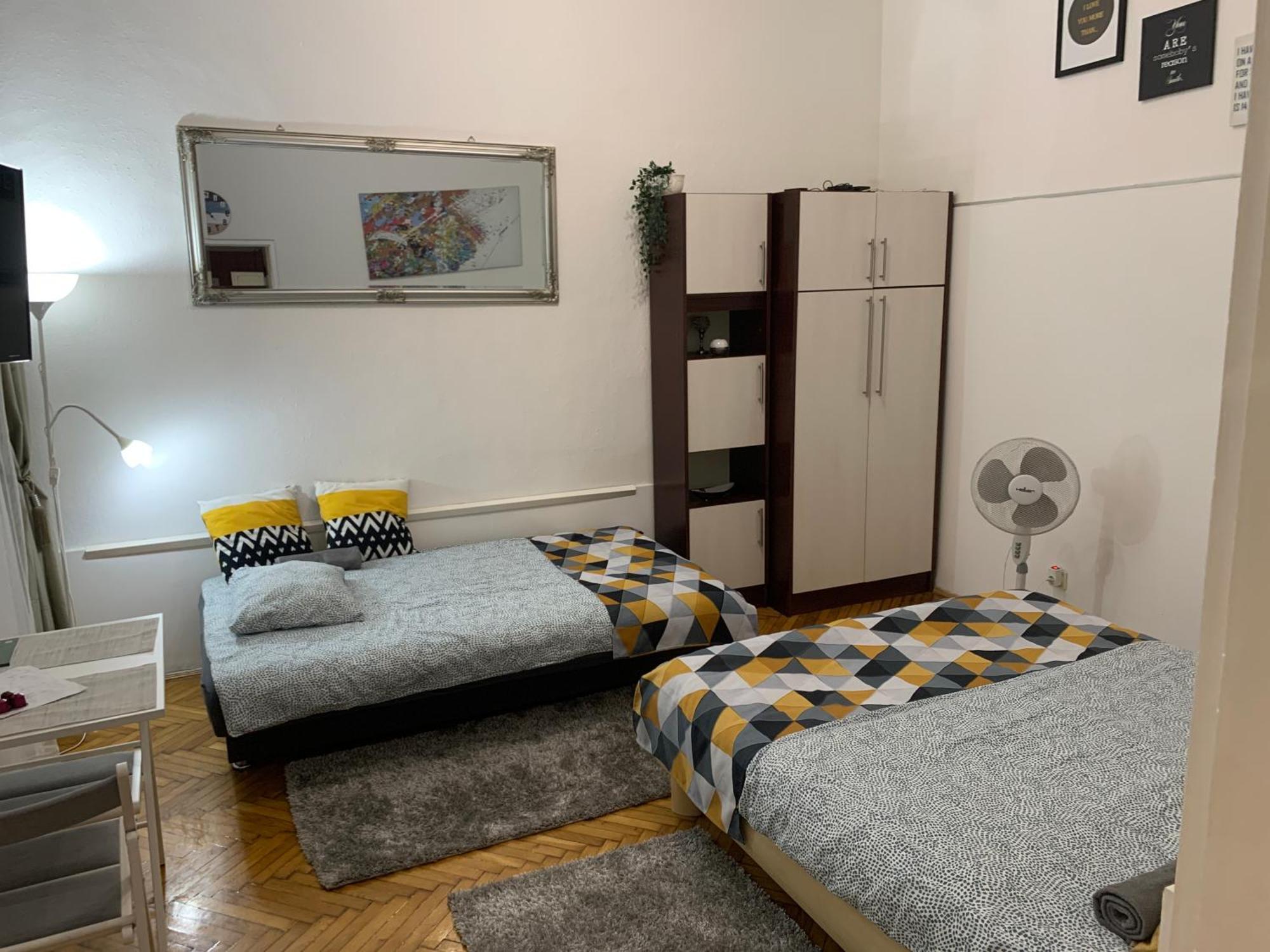 Small Cosy Apartment Near The Famous Westend City Center Будапешт Экстерьер фото